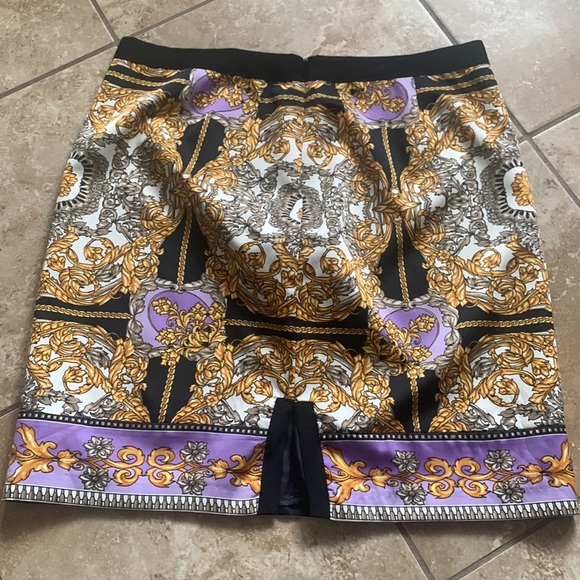 NWOT laundry Versace style skirt mini - Picture 3 of 10